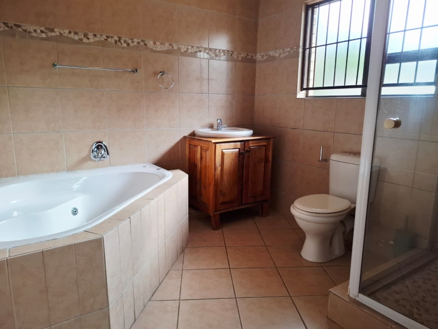 6 Bedroom Property for Sale in Universitas Free State